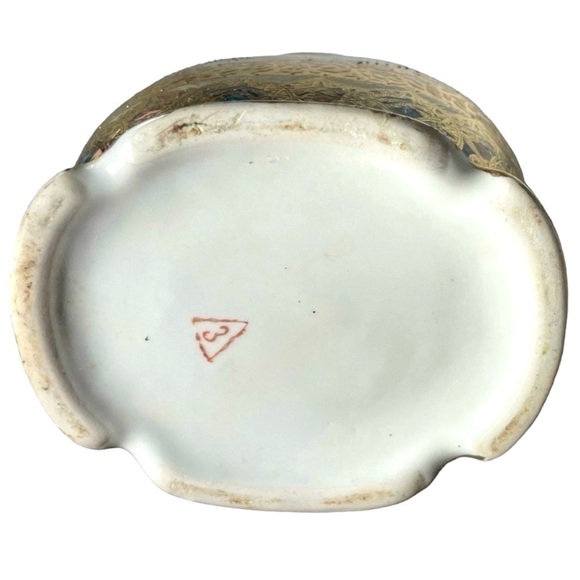 Vintage Satsuma Hand Painted Gold
Gilded Vase. Geisha ladies on both sides. - Picture 10 of 15